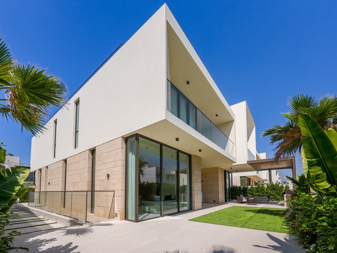 Villa in Hadaeq Sheikh Mohammed Bin Rashid, Dubai, United Arab Emirates 1 - 17394746