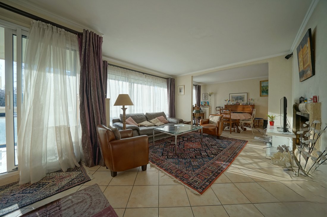 Apartment in Bailly, Ile-de-France, France 3 - 17391208
