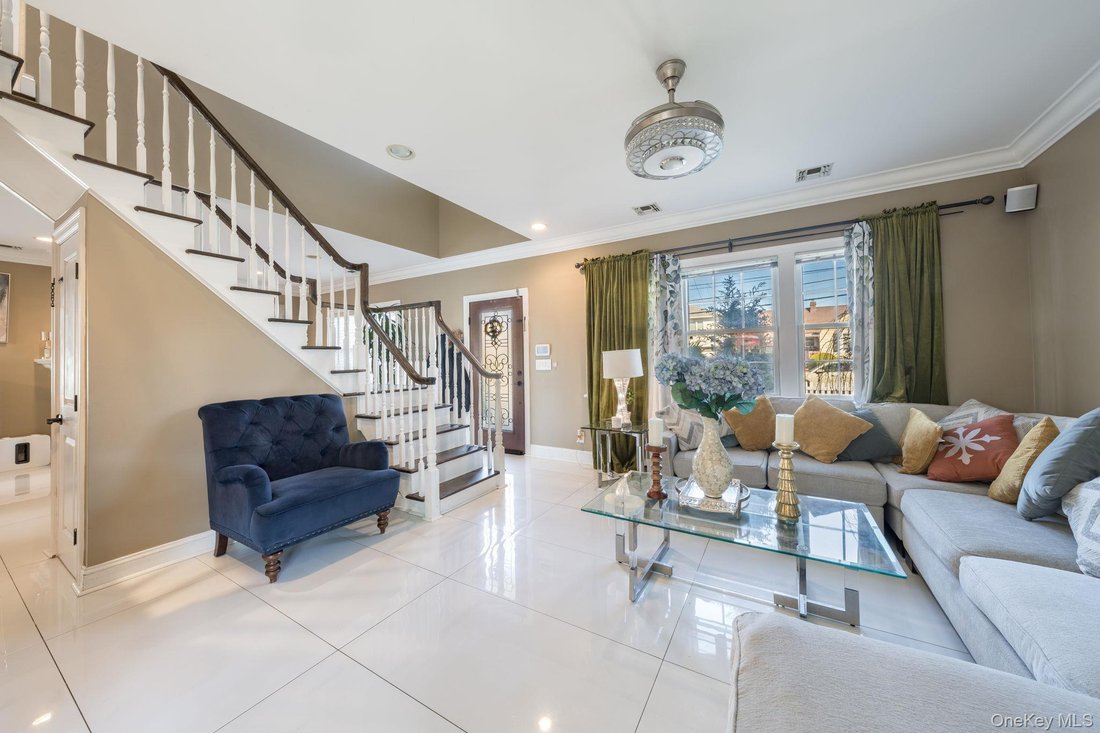 House in Bellmore, New York, United States 4 - 17390981