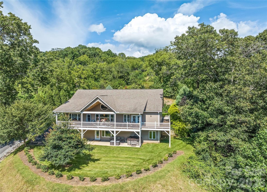 House in Waynesville, North Carolina, United States 1 - 16127292