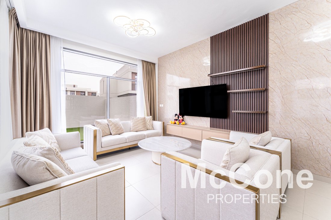 Villa in Dubai South, Dubai, United Arab Emirates 2 - 17393975