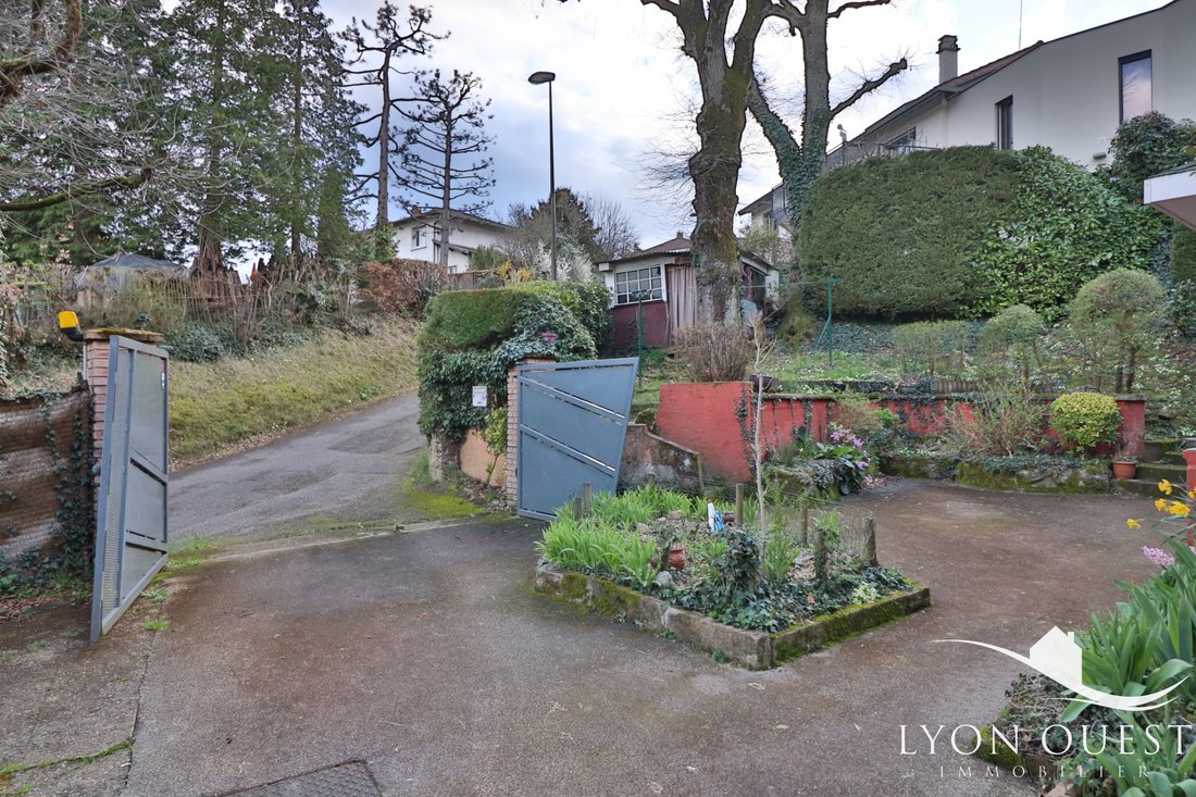 House in Charbonnieres-les-Bains, Auvergne-Rhône-Alpes, France 5 - 17391435