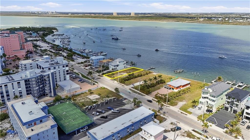 Land in Fort Myers Beach, Florida, United States 1 - 17392099