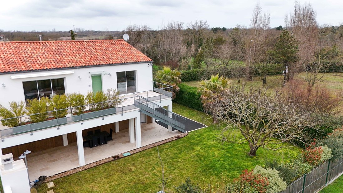 House in Saint-Pierre-d'Oléron, Nouvelle-Aquitaine, France 2 - 17392129