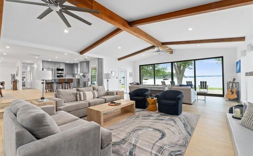 House in Gun Barrel City, Texas, United States 1