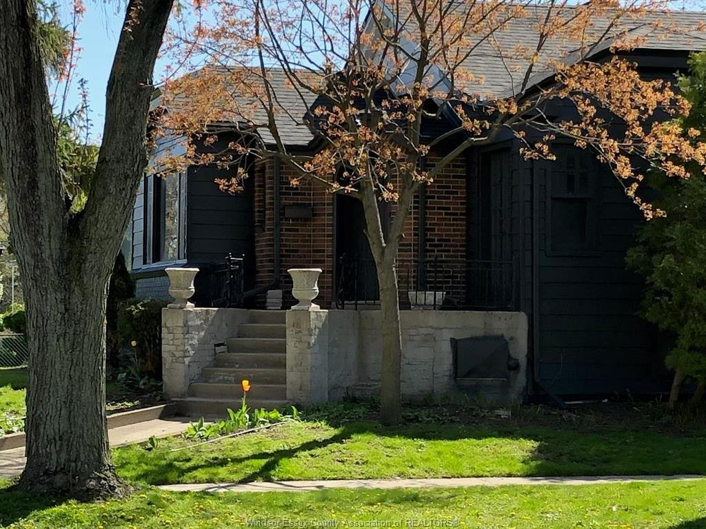 House in Windsor, Ontario, Canada 1 - 17391075