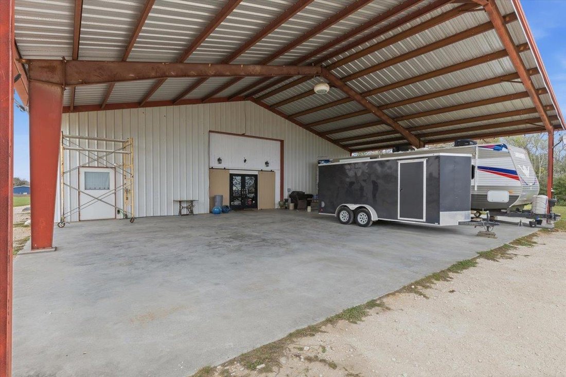 House in McDade, Texas, United States 5 - 17391791