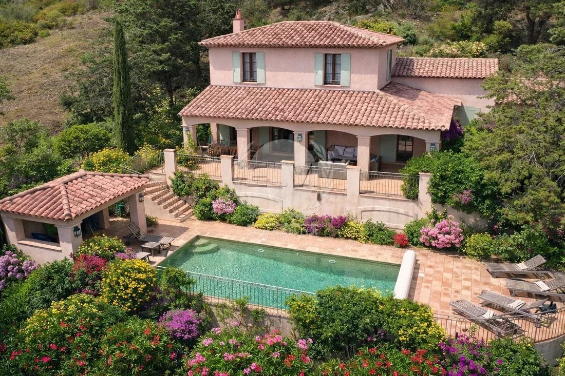 Villa in Le Plan-de-la-Tour, Provence-Alpes-Côte d'Azur, France 2 - 15814929