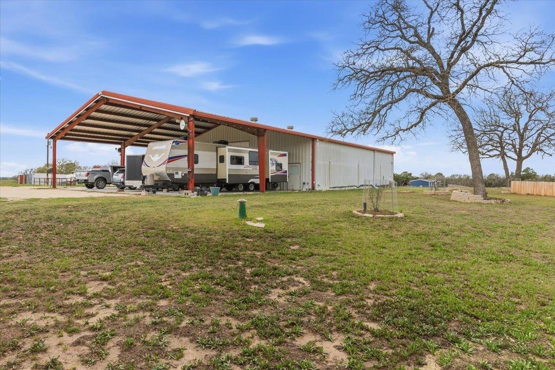 House in McDade, Texas, United States 4 - 17391791