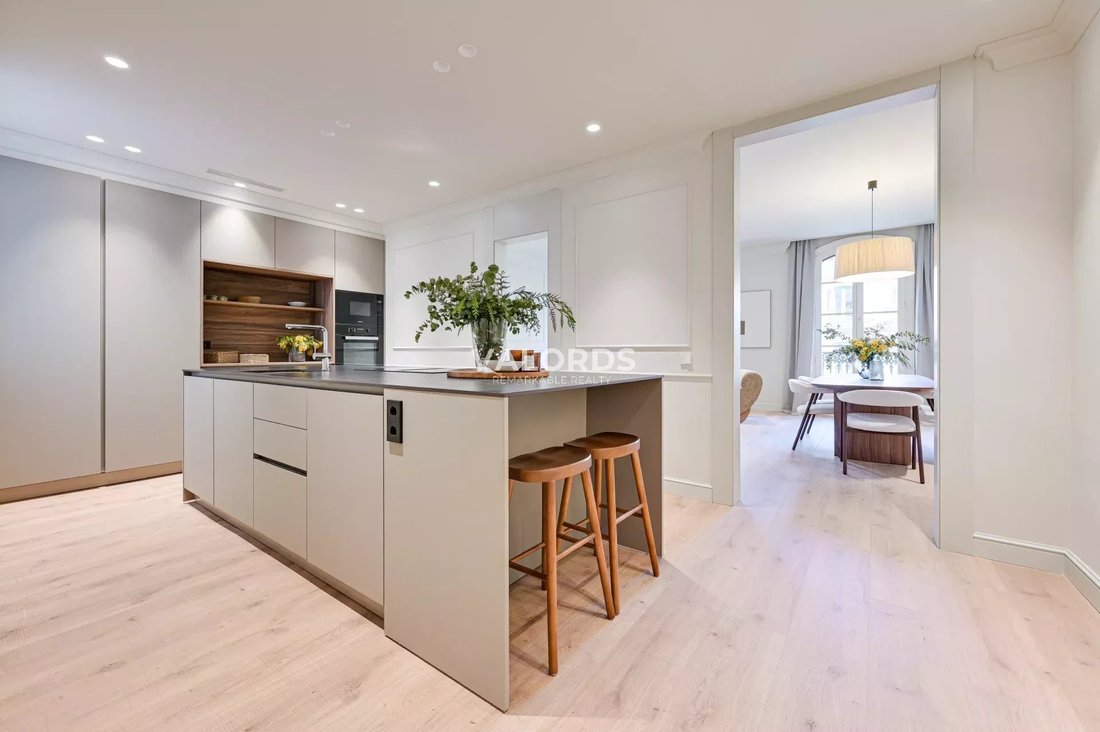 Apartment in Eixample, Barcelona, Spain 5 - 17392305