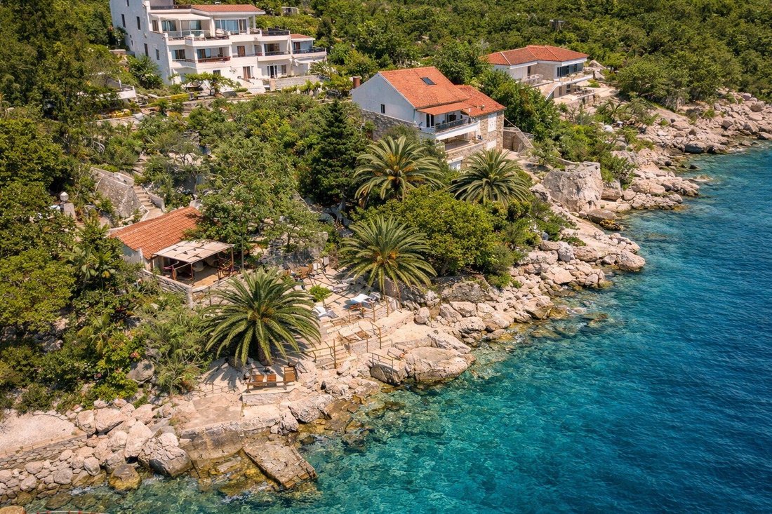 Villa in Velo Grablje, Split-Dalmatia County, Croatia 1 - 17394938