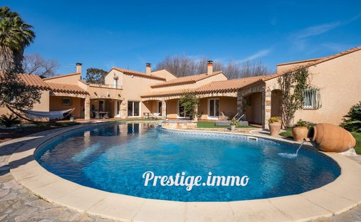 House in Saint-Cyprien, Occitania, France 1