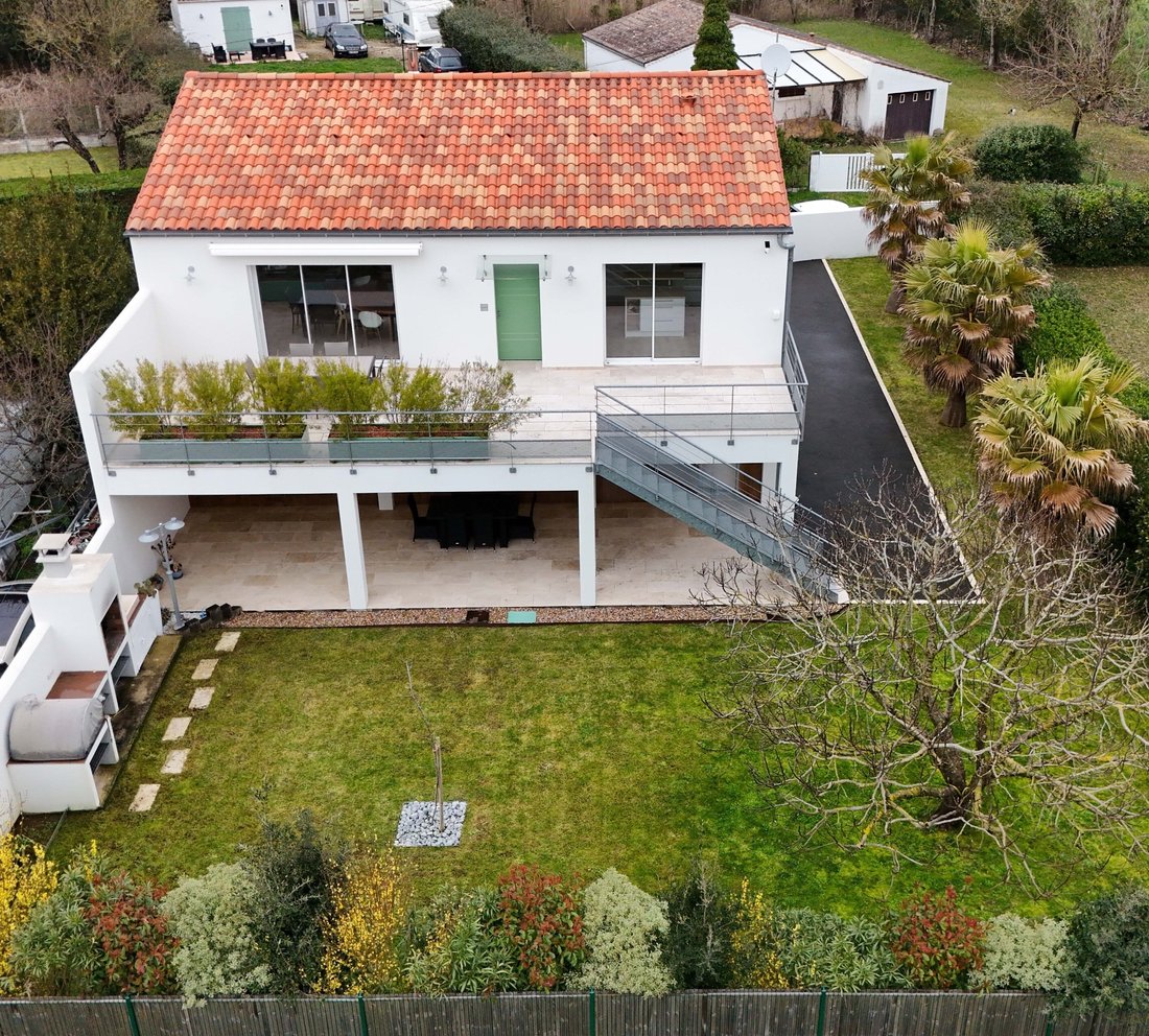 House in Saint-Pierre-d'Oléron, Nouvelle-Aquitaine, France 1 - 17392129