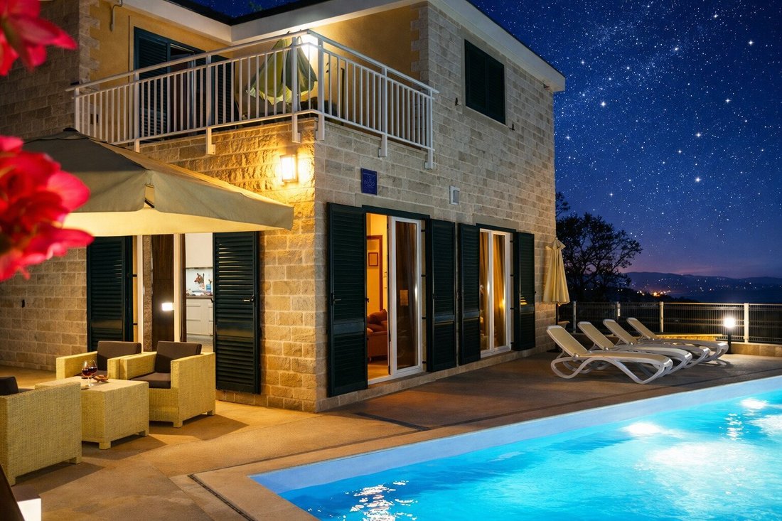Villa in Skrip, Split-Dalmatia County, Croatia 2 - 17394943