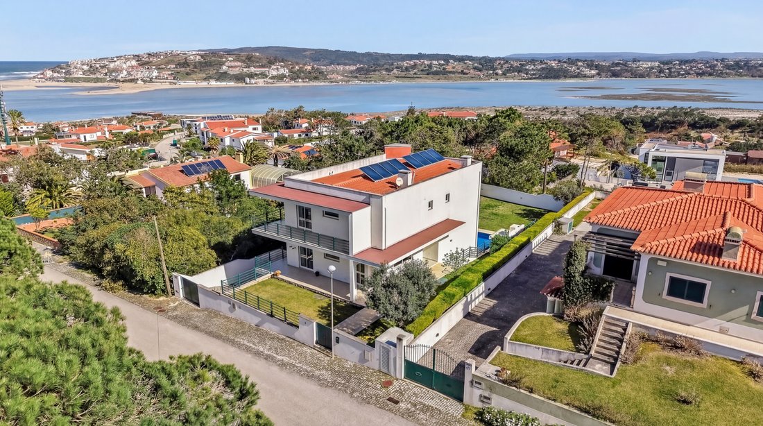 Villa in Vau, Leiria District, Portugal 1 - 17346202