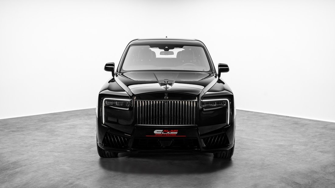Suv in Dubai, United Arab Emirates 3 - 17395354