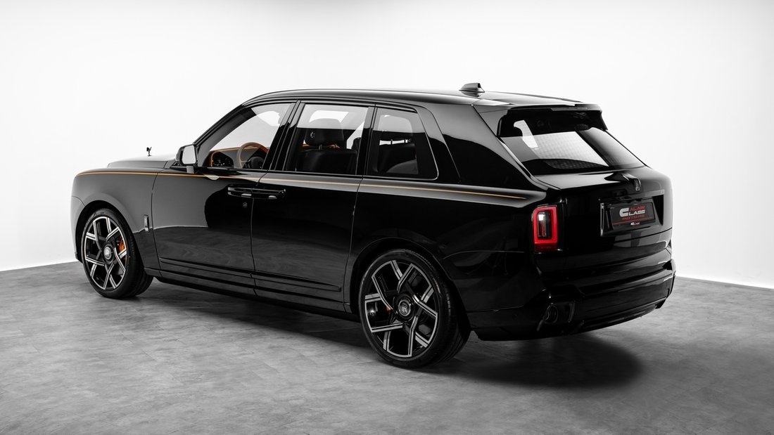 Suv in Dubai, United Arab Emirates 2 - 17395354