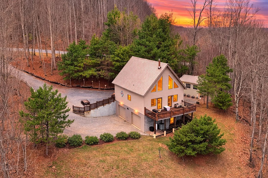 House in Roan Mountain, Tennessee, United States 1 - 17395359