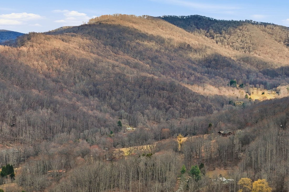 House in Roan Mountain, Tennessee, United States 3 - 17395359