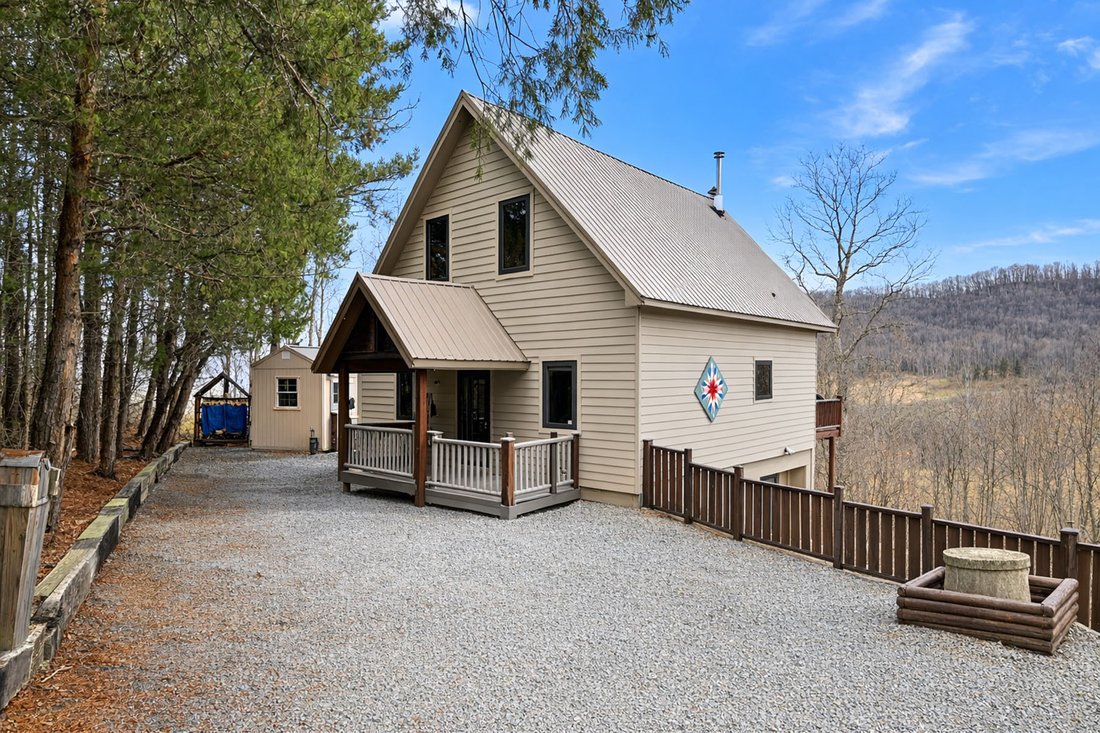 House in Roan Mountain, Tennessee, United States 2 - 17395359