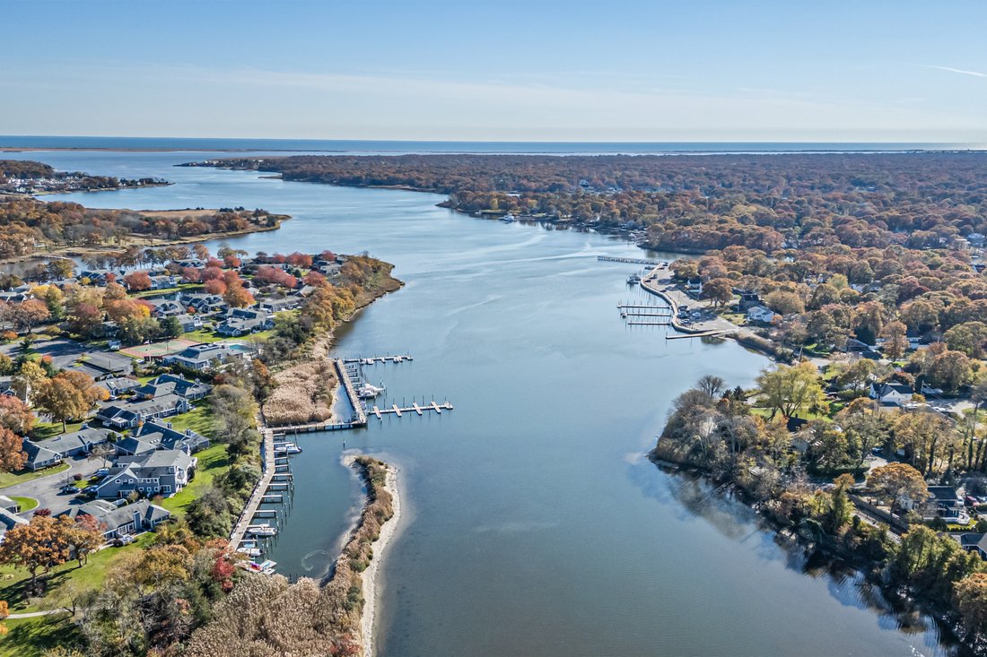 Condo in Moriches, New York, United States 2 - 17395355