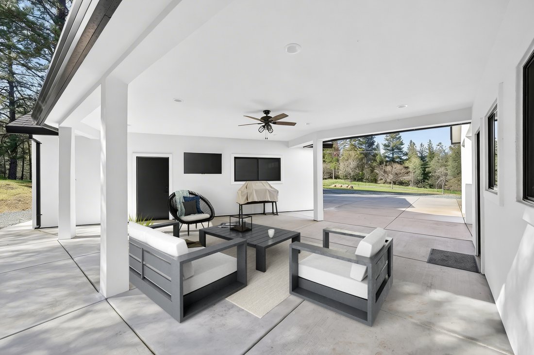 Somerset, California, United States 4 - 17395433