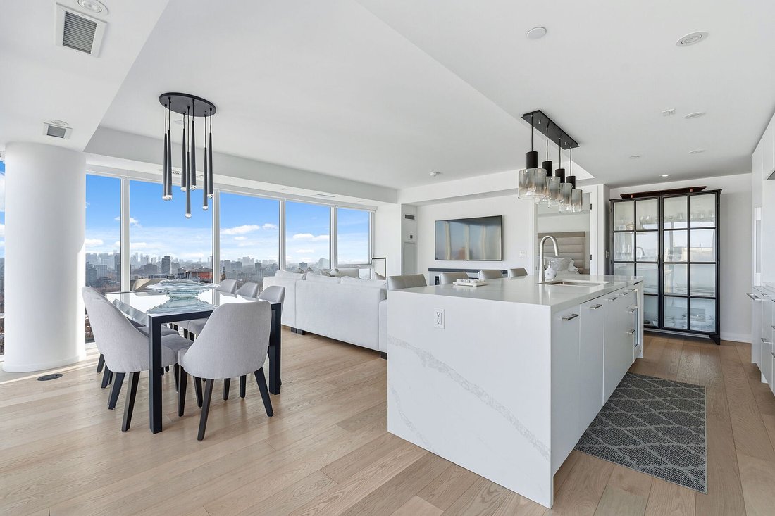 Elevated Luxury In Toronto, Ontario, Canada For Sale (17395597)