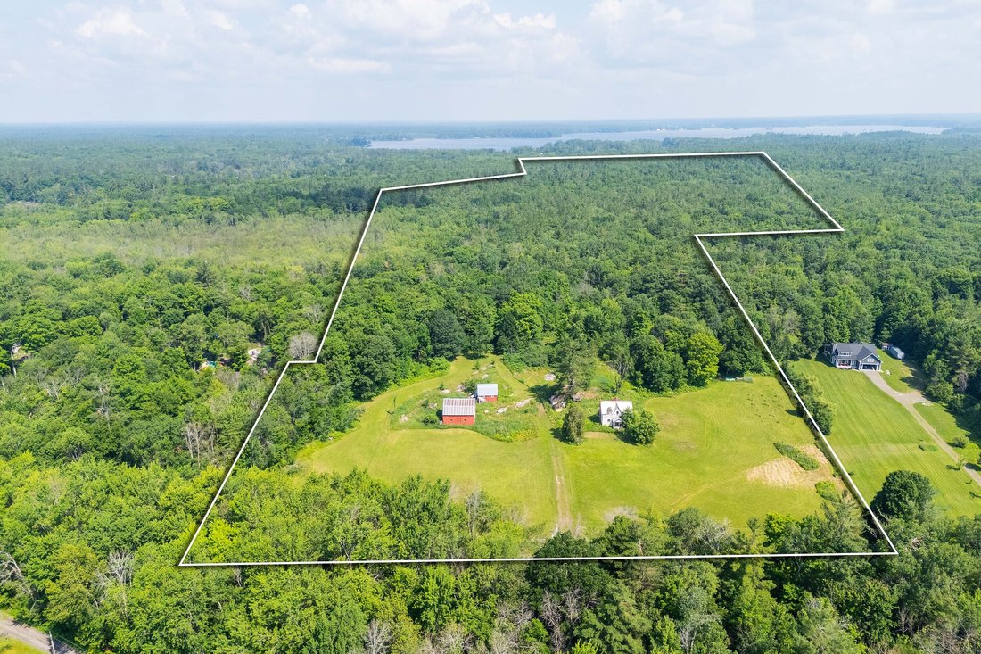 Farm Ranch in Gravenhurst, Ontario, Canada 2 - 15440692