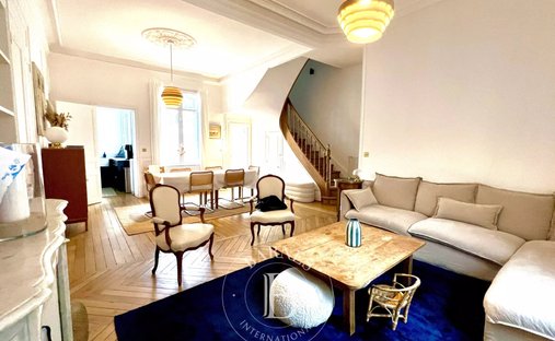 Townhouse in Grammont, Tours, France 1