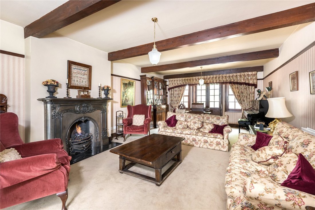 House in Barnet, England 2 - 17399401