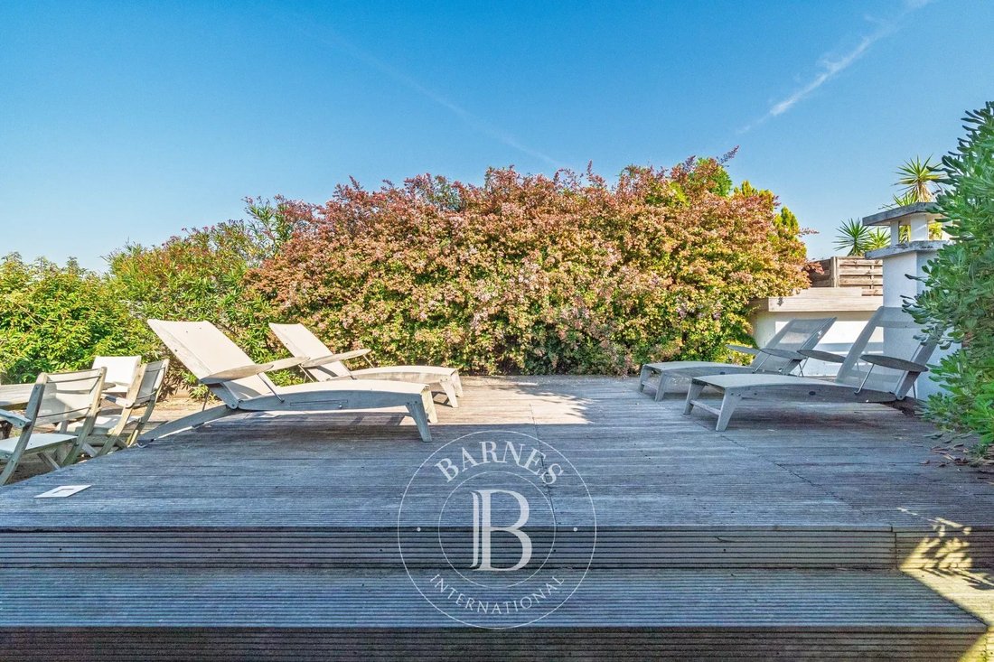 Apartment in Chaillot, Paris 16e Arrondissement, Paris 2 - 17399006