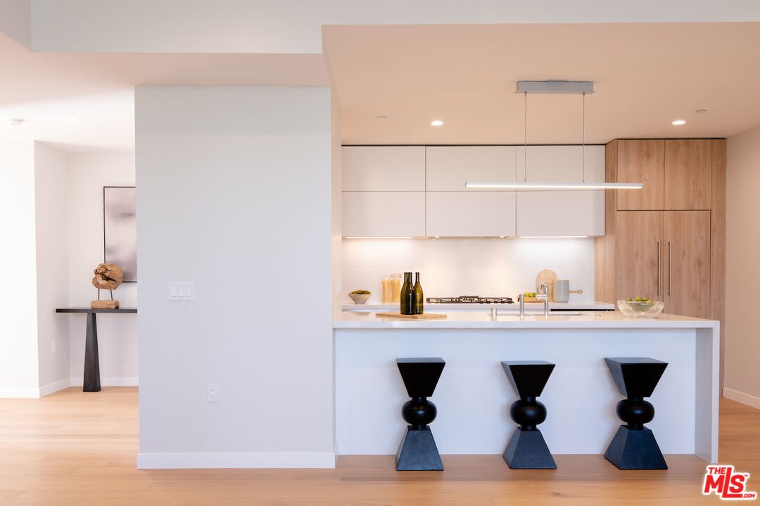 Los Angeles, California, United States 1 - 17397610