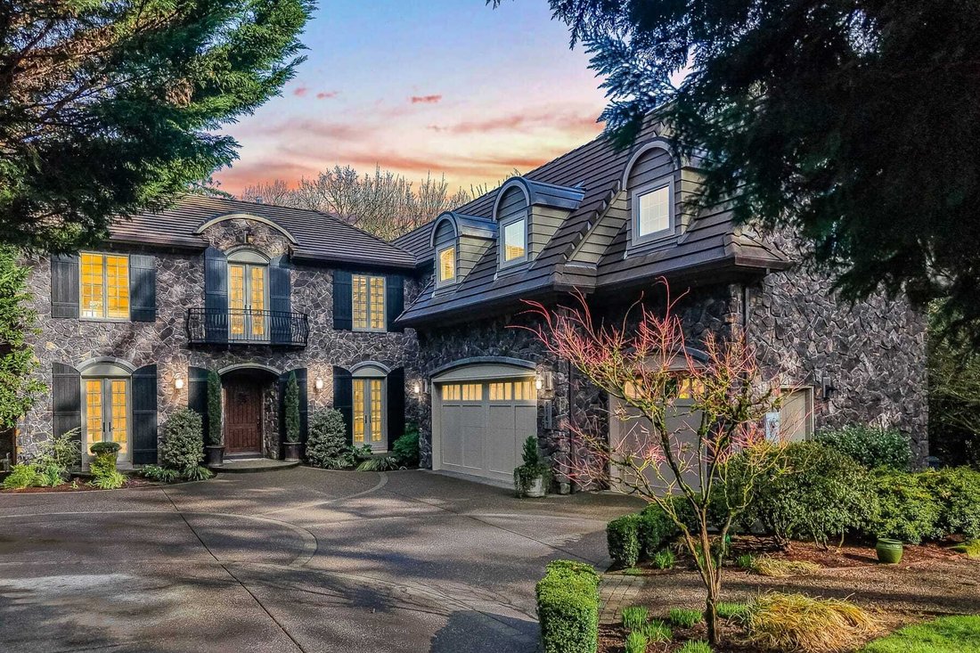House in Lake Oswego, Oregon, United States 2 - 17398720