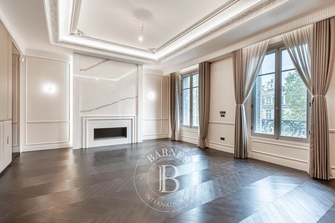 Estate in Triangle d'Or, Paris 8e Arrondissement, Paris 4 - 17397801