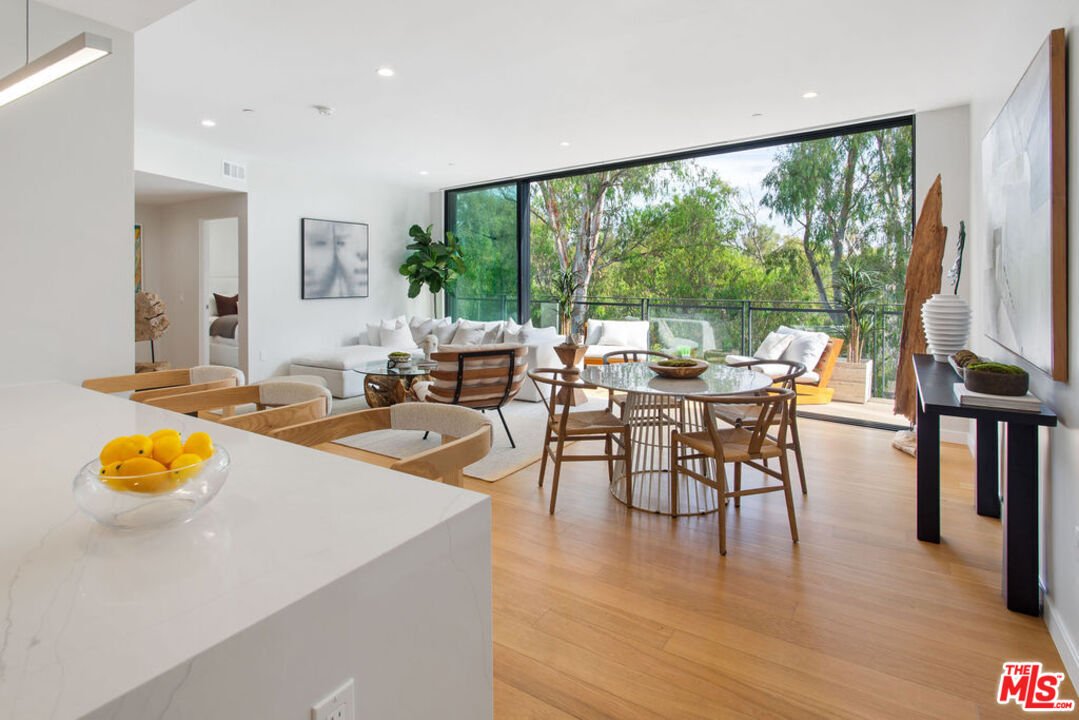 Los Angeles, California, United States 3 - 17397617