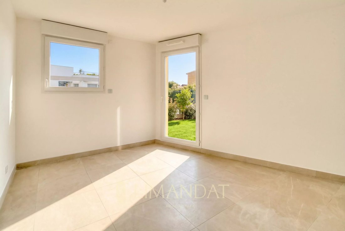 Apartment in Menton, Provence-Alpes-Côte d'Azur, France 4 - 17396210