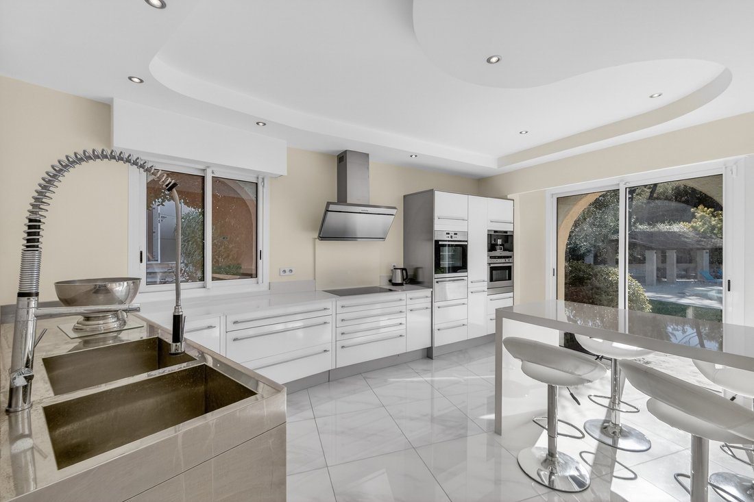 House in Les Indes les-Groulles, Mouans-Sartoux, France 4 - 17402042