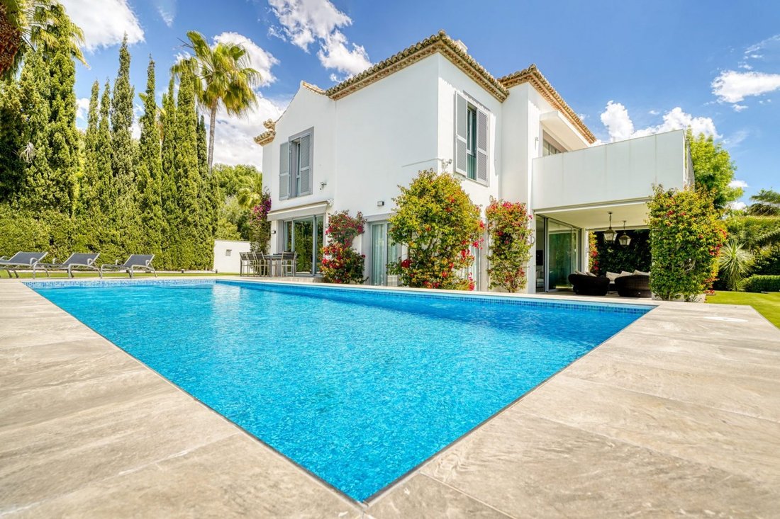 Villa in Sotogrande, San Roque, Andalusia 1 - 17399530