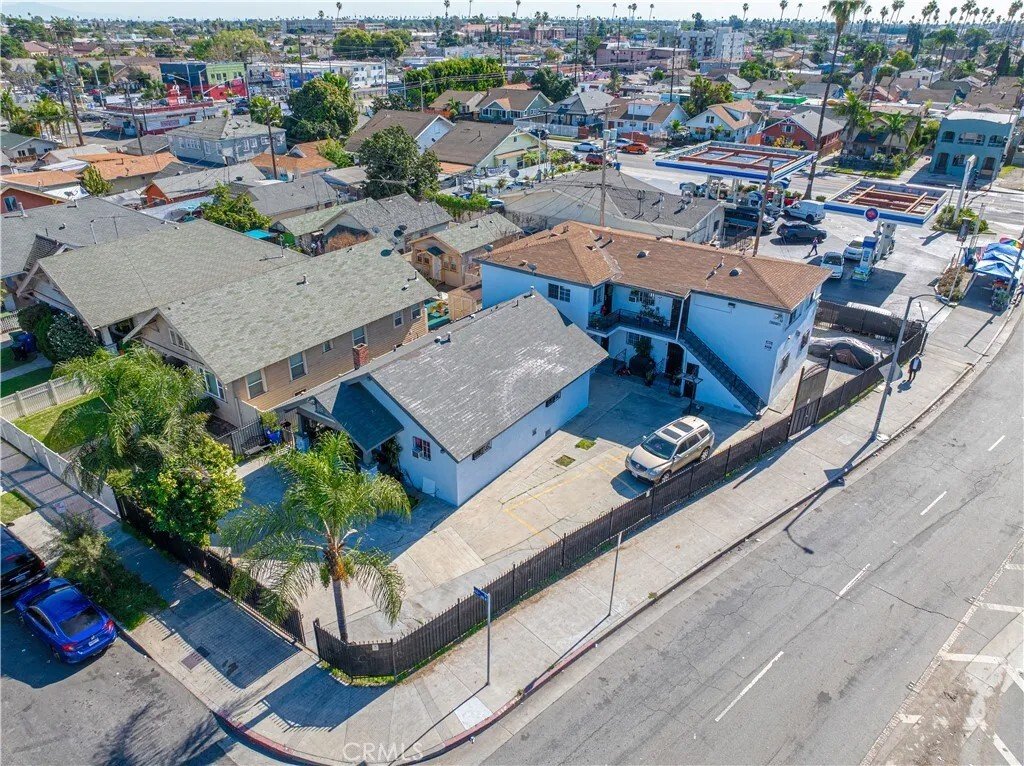 Los Angeles, California, United States 2 - 17400987