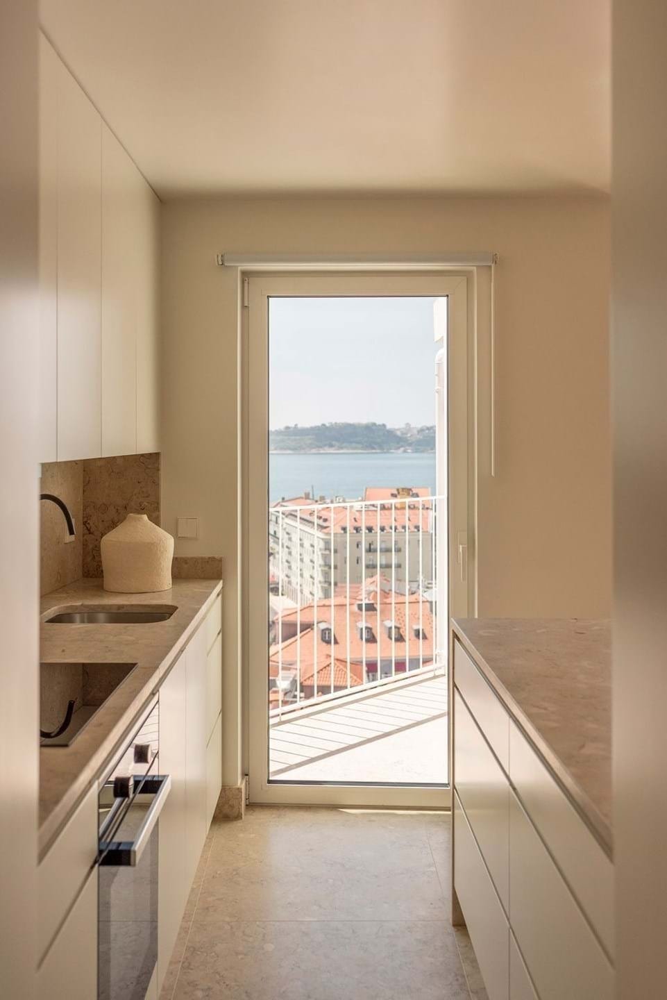 Apartment in Misericordia, Lisbon, Portugal 4 - 17398528