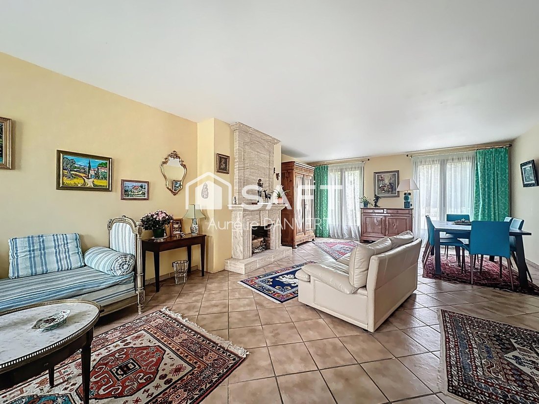 House in Centre Ville, Rueil-Malmaison, France 2 - 16740711