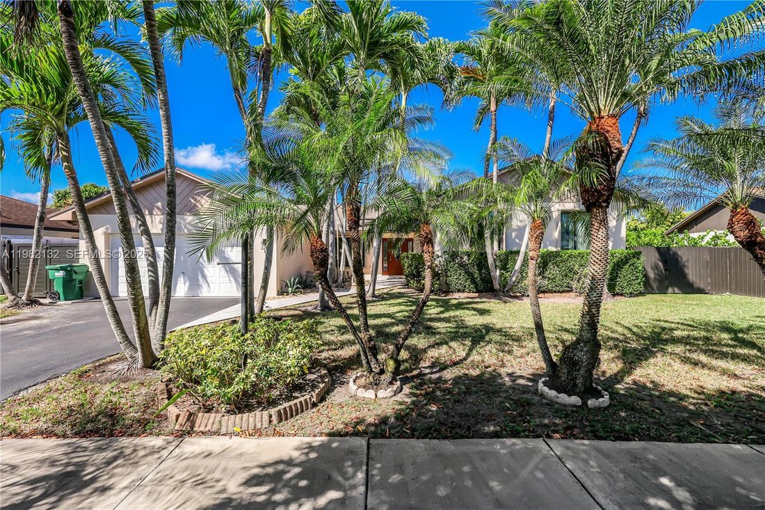 House in Miami, Florida, United States 1 - 17399233