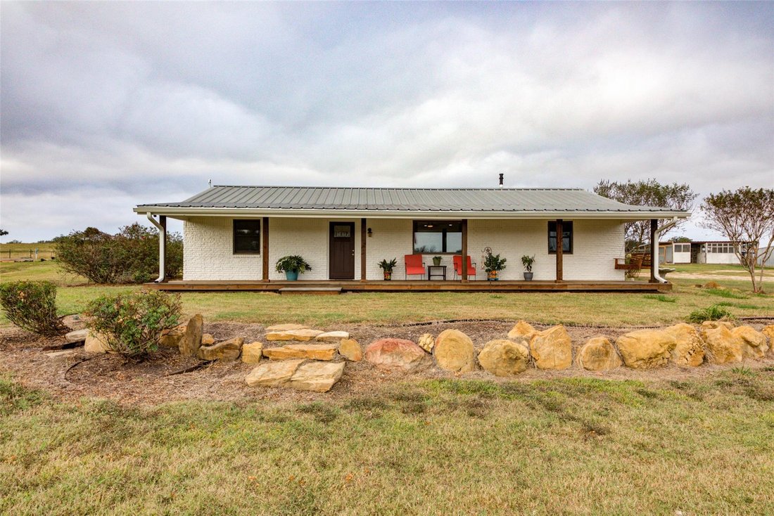 House in Dale, Texas, United States 3 - 17401357