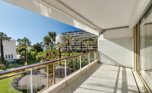 Apartment in Saint Nicolas, Cannes, France 1