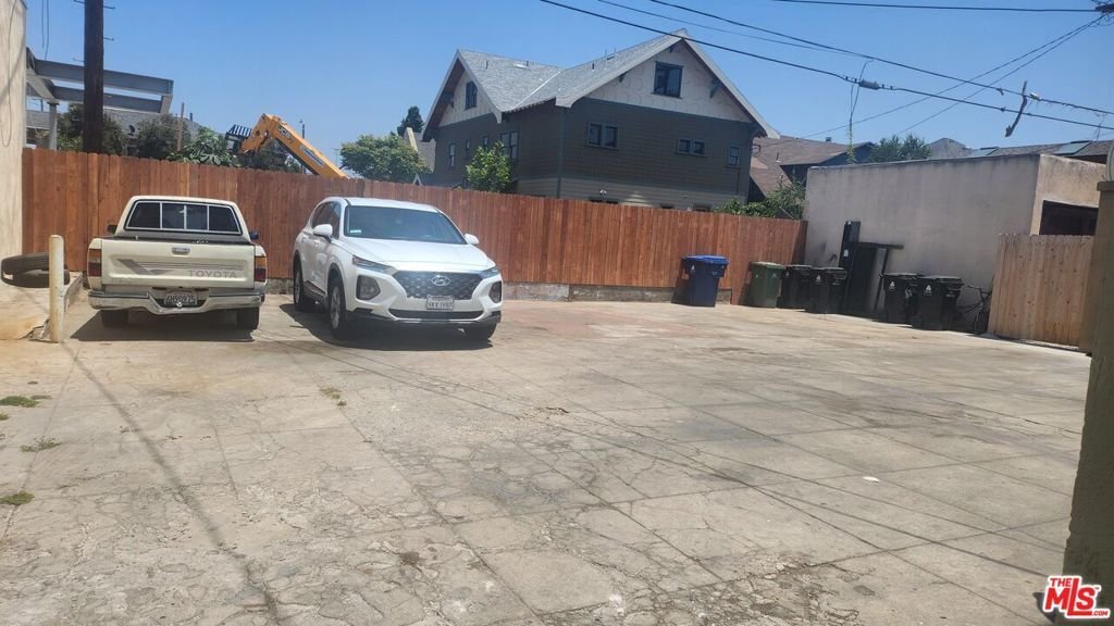 Los Angeles, California, United States 4 - 17396748