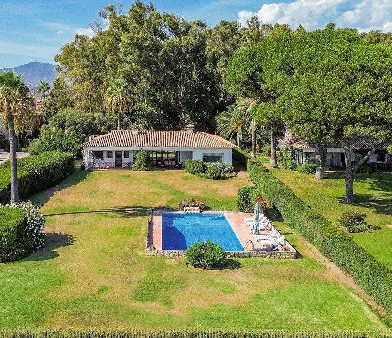Villa in Estepona, Andalusia, Spain 1 - 17402173