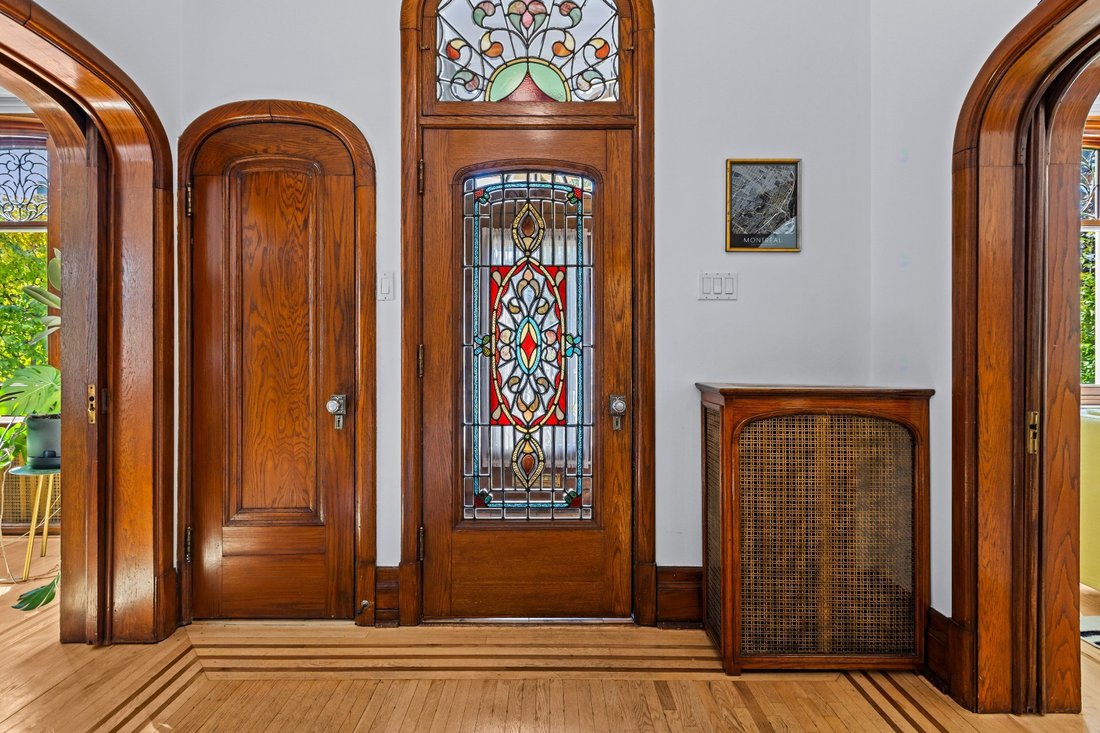 House in Montréal, Quebec, Canada 2 - 17402029