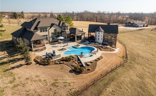 House in Cave Springs, Arkansas, United States 1