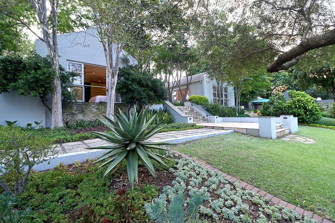 House in Broadacres, Gauteng, South Africa 4 - 17398168