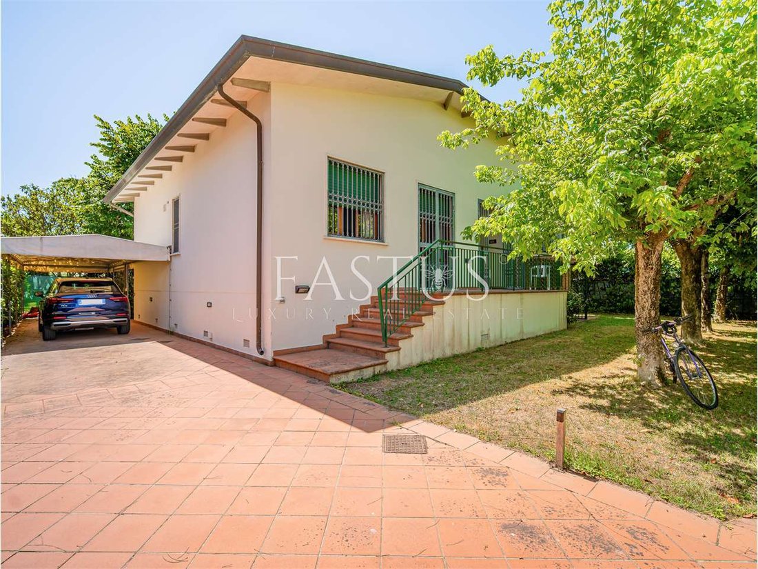 Villa in Tonfano, Pietrasanta, Italy 1 - 17402240